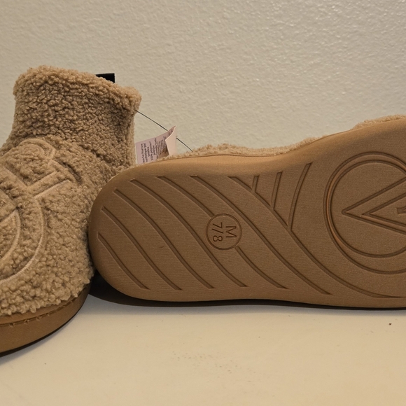 Victoria Secret Slippers Booties - Picture 13 of 13
